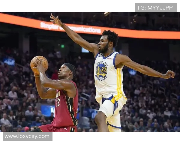 2011年NBA季后赛小牛与雷霆第四场激战回顾精彩瞬间与关键时刻分析 2011年NBA季后赛小牛与雷霆第四场激战回顾精彩瞬间与关键时刻分析